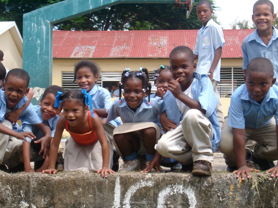 Programa para la promoción de acciones educativas con enfoque de derechos humanos y perspectiva de género en 16 escuelas públicas de los municipios de Puñal, Sabana Iglesia y Santiago de los Caballeros en la República Dominicana