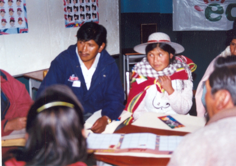 Educación sobre drogas con jóvenes bolivianos de educación secundaria