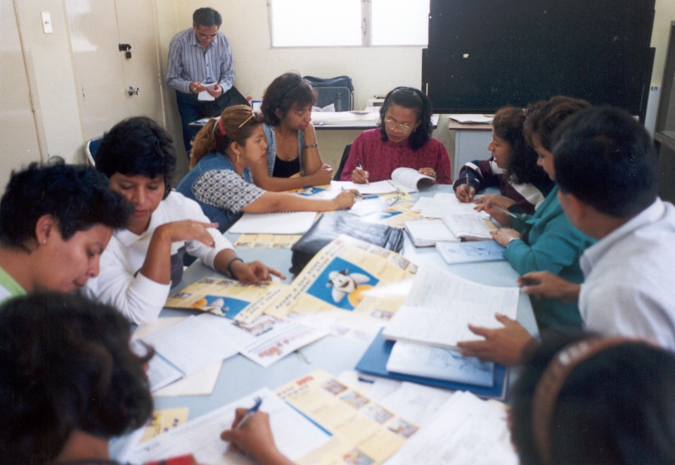 Prevenir drogodependencias en niños y niñas en situación de riesgo: trabajadores, de la calle, indígenas, de padres migrantes y escolares urbanomarginales del Ecuador